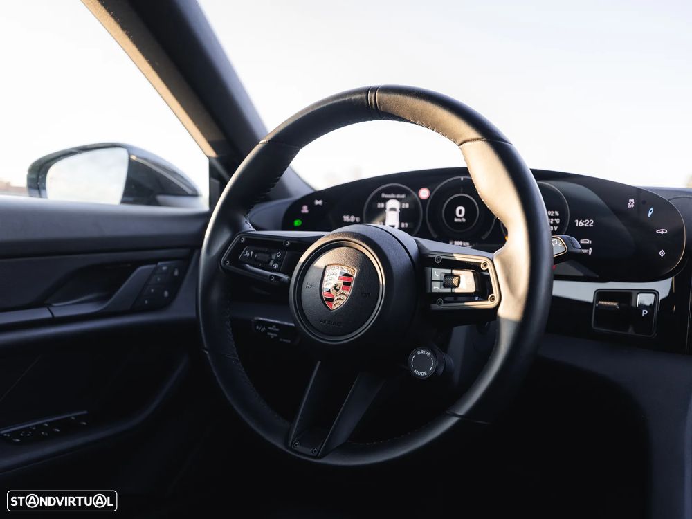 Porsche Taycan Cross Turismo 4S - 16