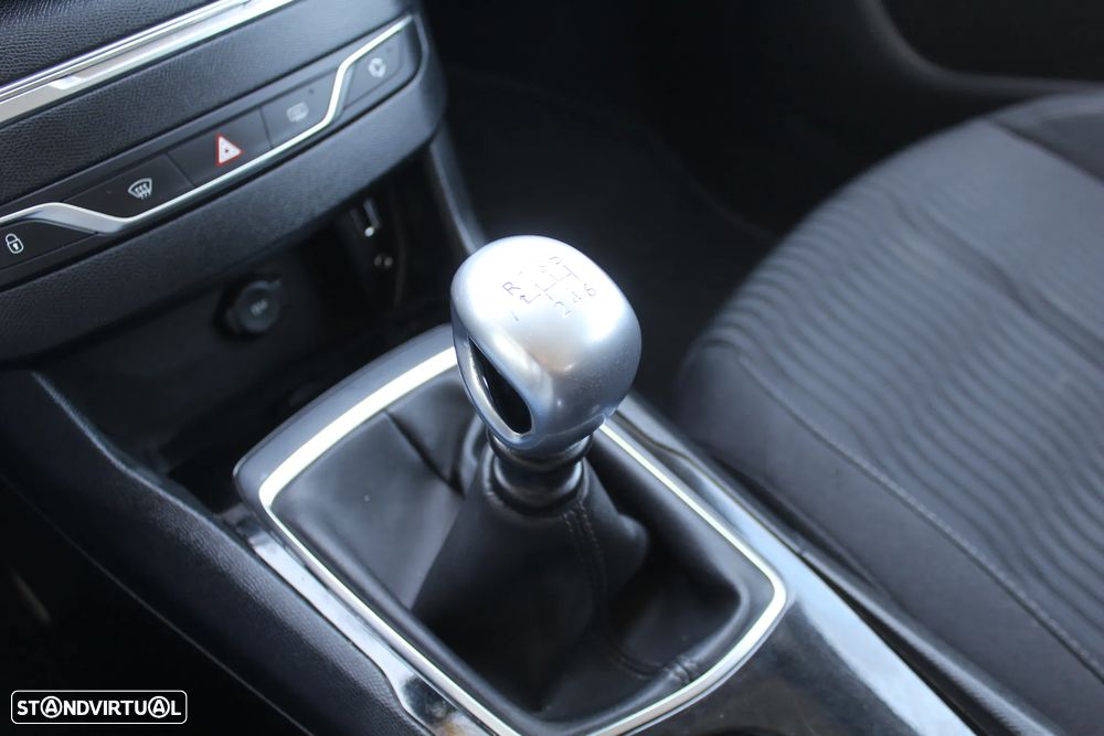 Peugeot 308 1.6 HDi Executive CVM6 - 14