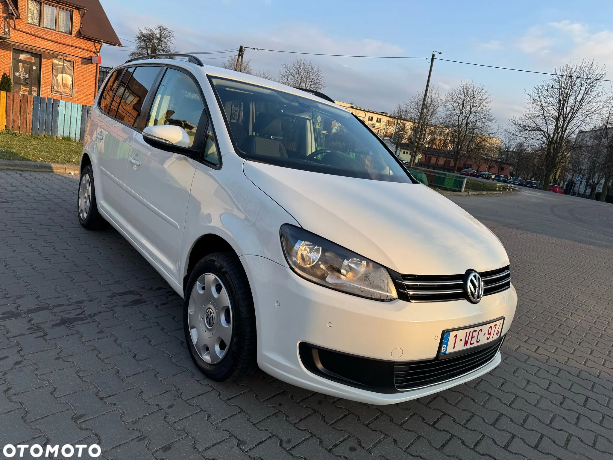 Volkswagen Touran - 17