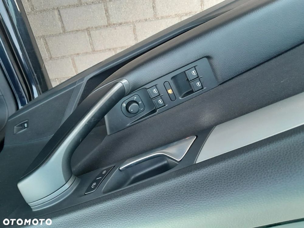 Volkswagen Passat 2.0 Blue TDI SCR Trendline - 9