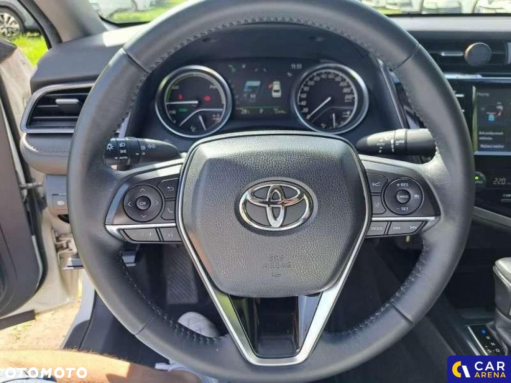 Toyota Camry - 22
