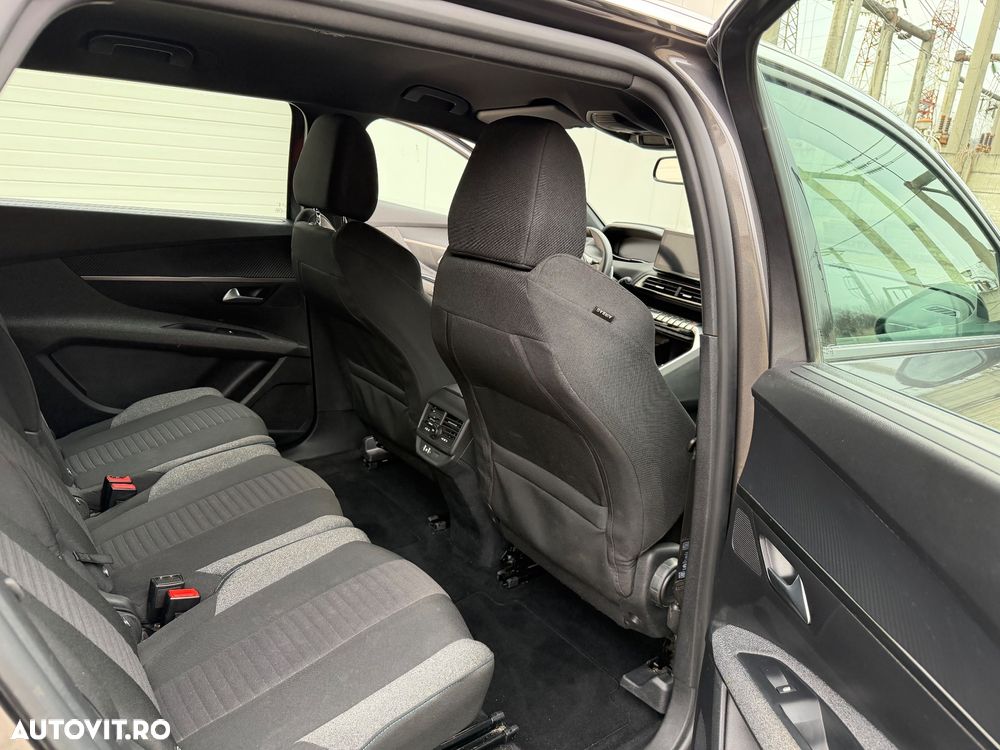 Peugeot 5008 - 12