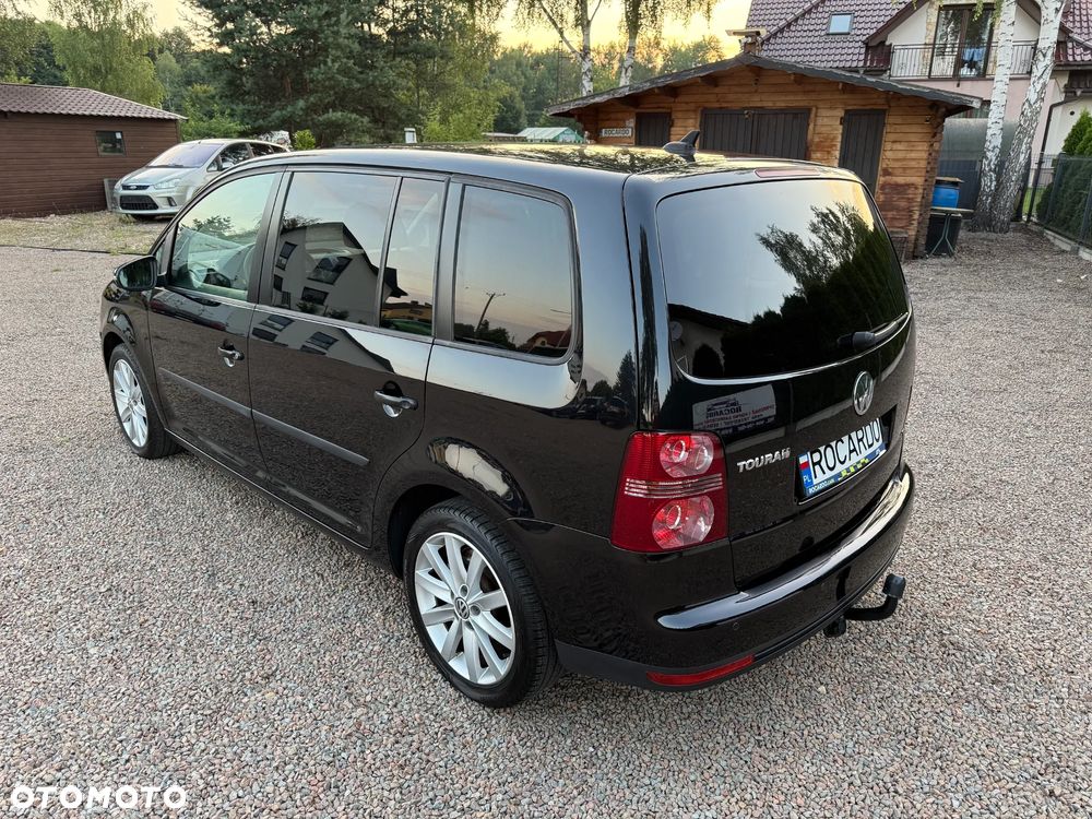 Volkswagen Touran - 22