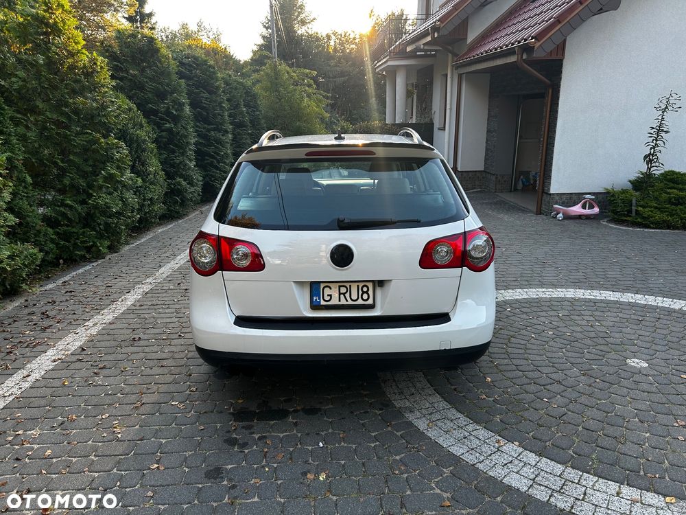 Volkswagen Passat Variant 2.0 Turbo FSI Automatik Individual - 4