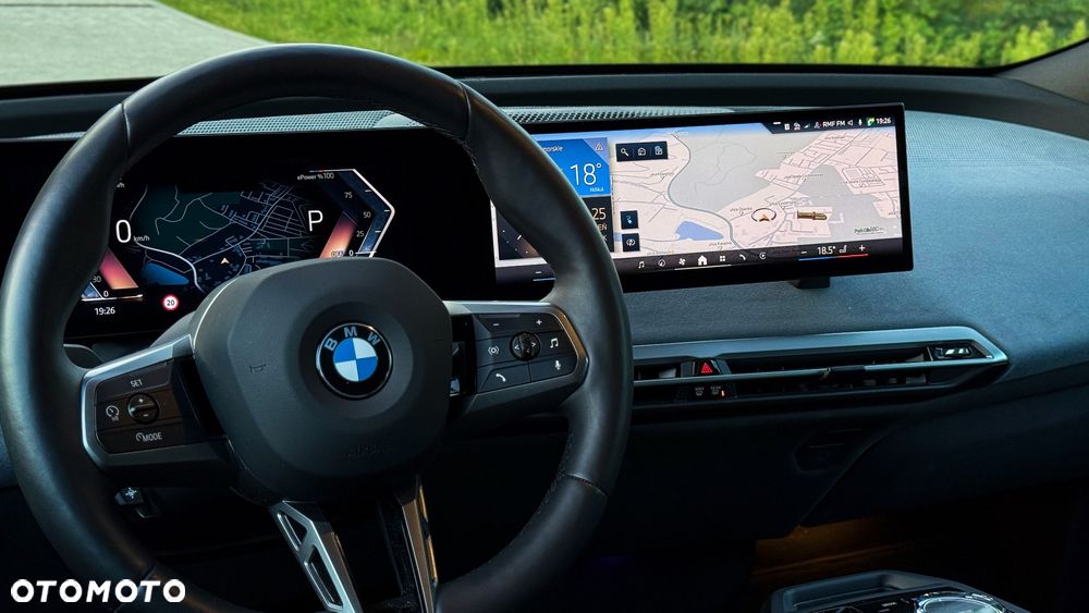 BMW iX - 4