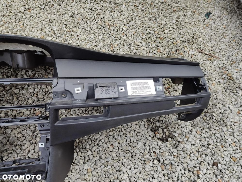 BMW E60 E61 DESKA KONSOLA kokpit czarna Igła Europa - 9
