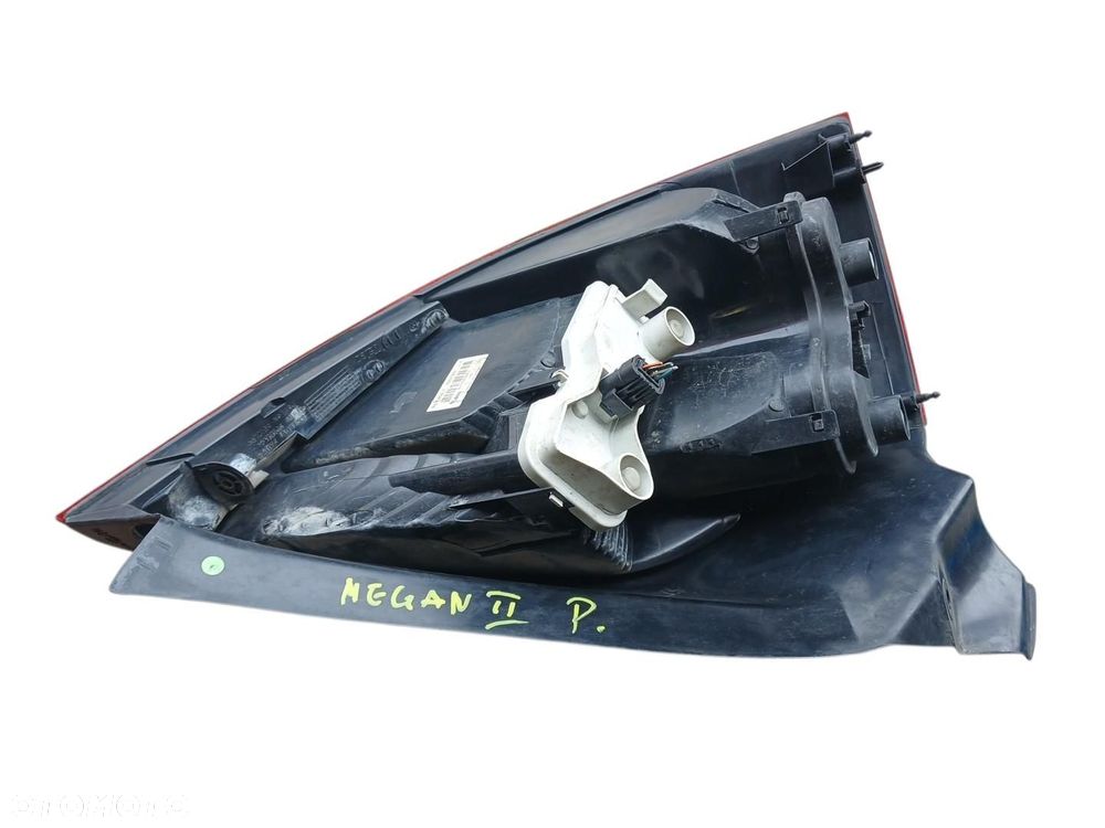 LAMPA PRAWA TYLNA RENAULT MEGANE II - 2