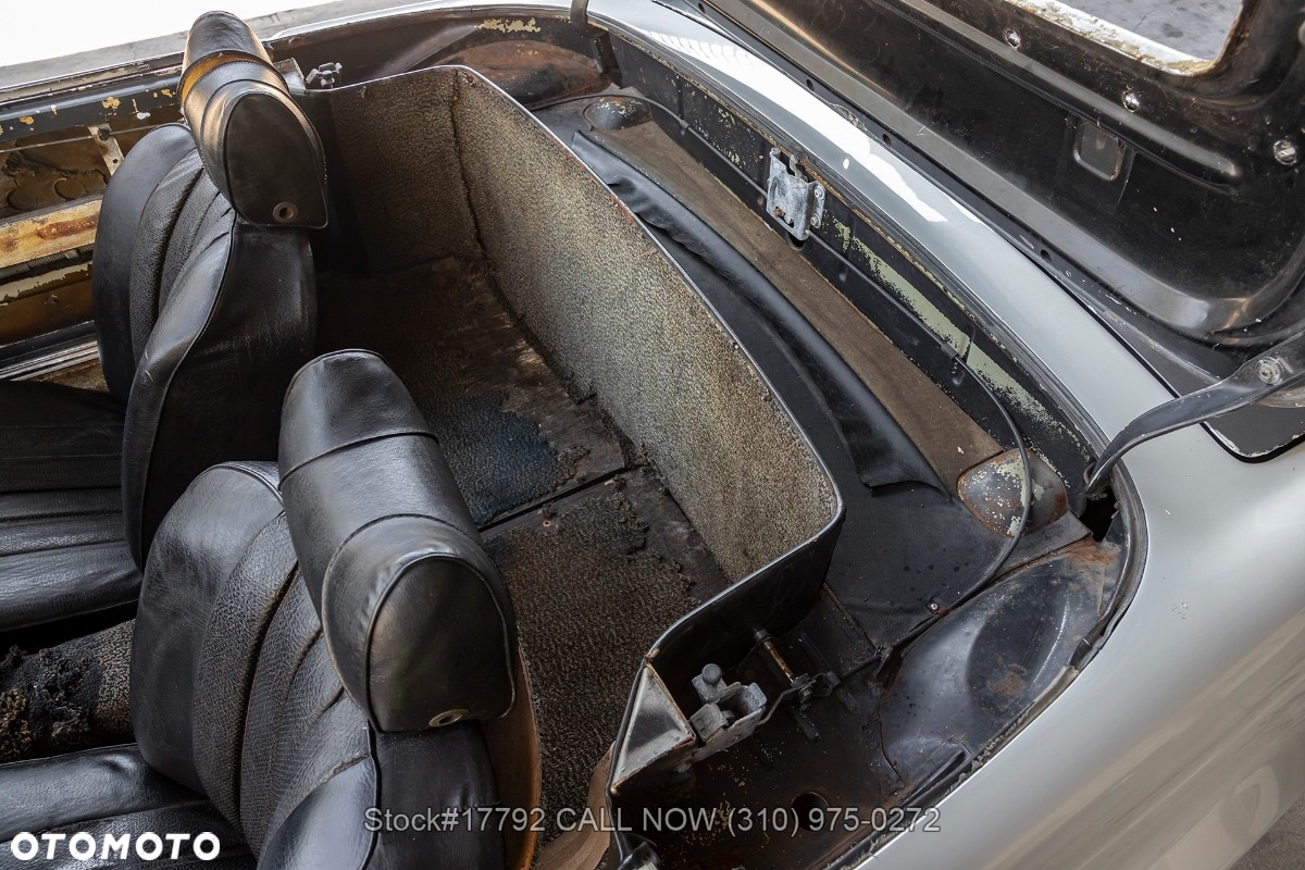 Mercedes-Benz 280 - 8