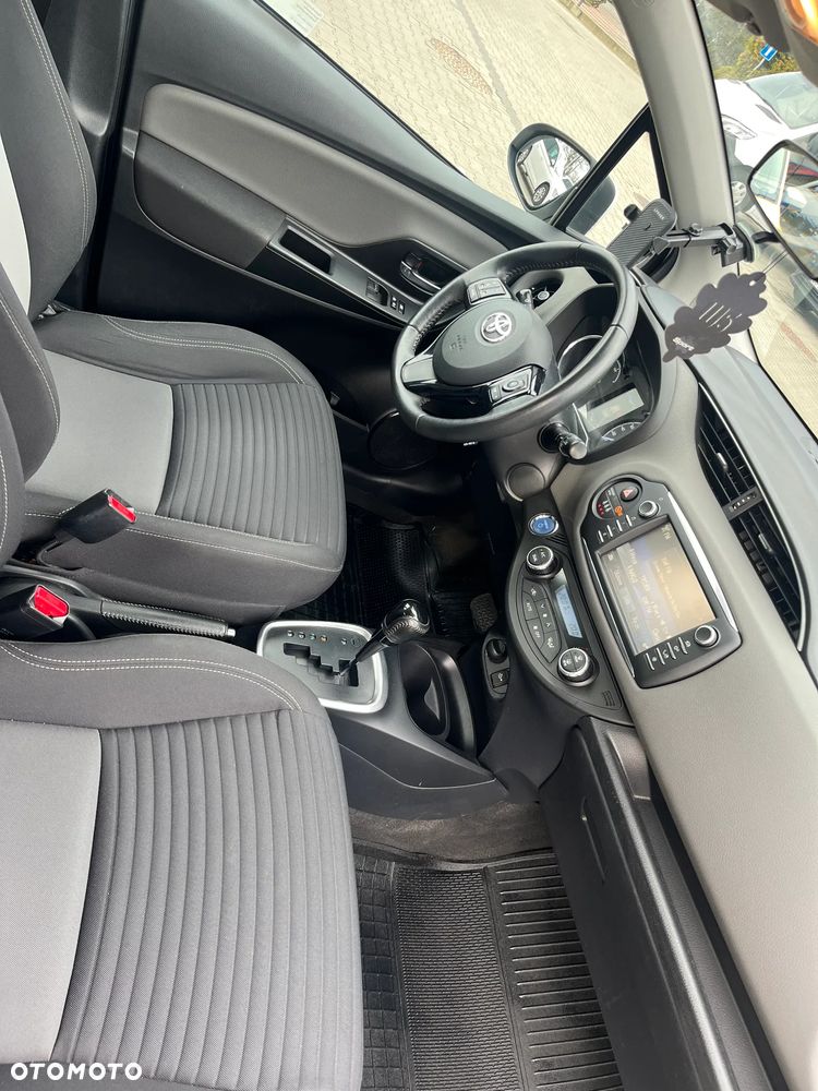 Toyota Yaris ver-hybrid-100-active-eu6 - 7