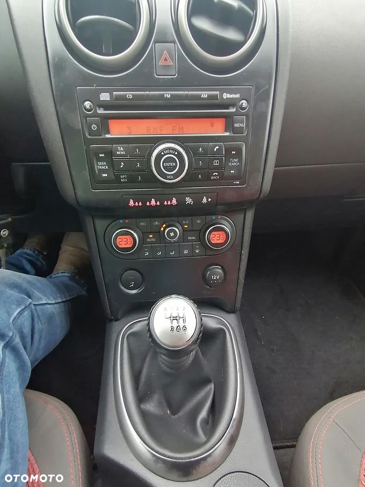 Nissan Qashqai 2.0 dCi DPF acenta - 30