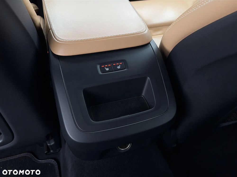 Volvo V90 D5 SCR AWD Inscription - 33