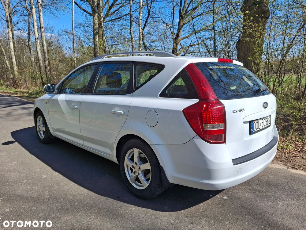 Kia Ceed 1.6 Crdi Comfort + - 3