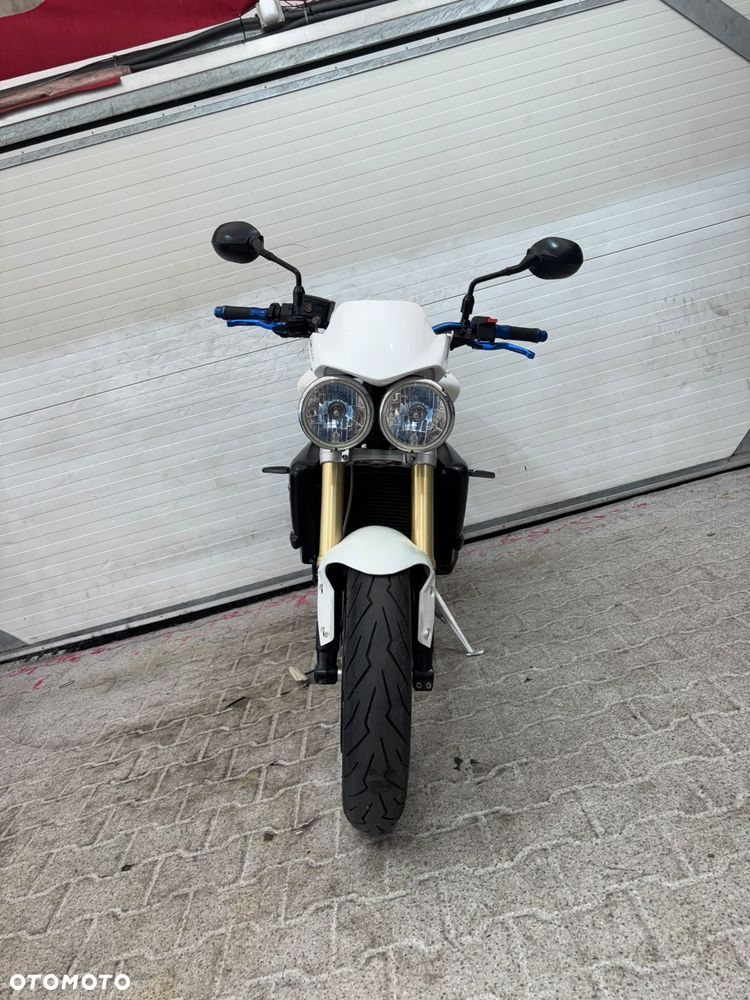 Triumph Street Triple - 27