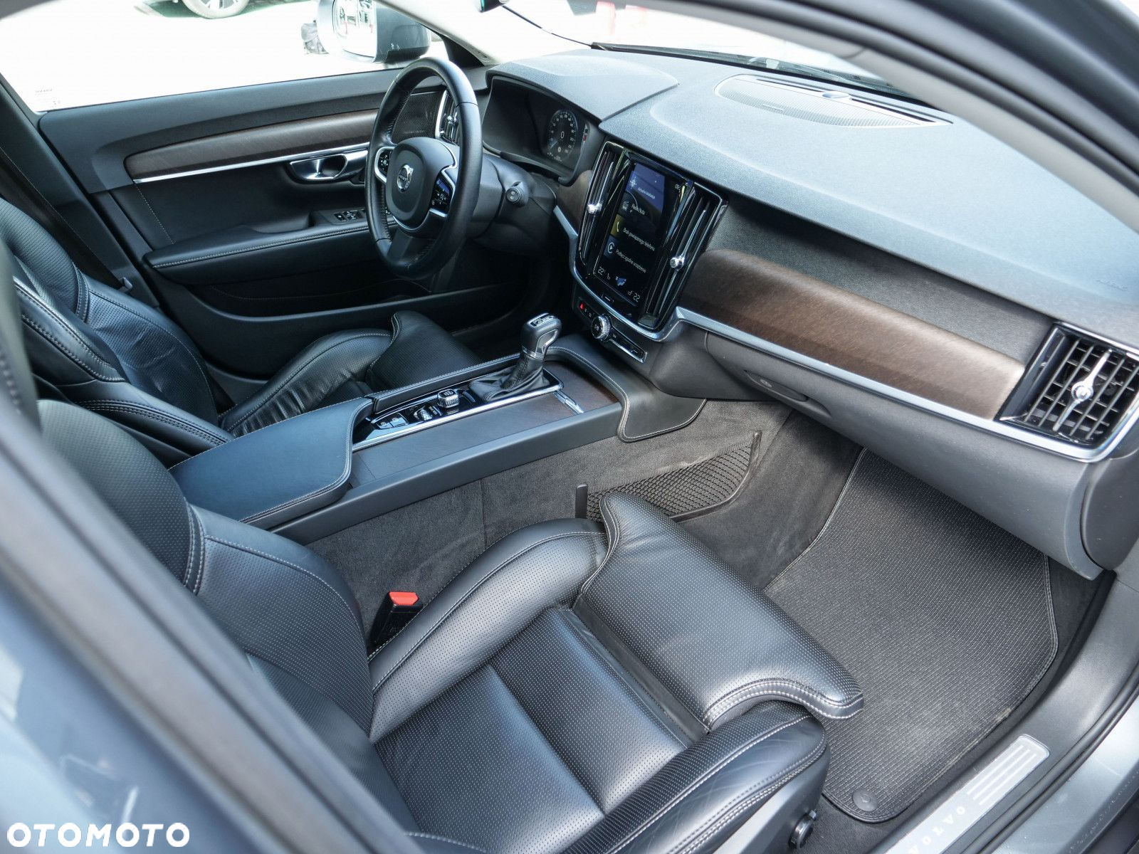 Volvo V90 Cross Country - 31