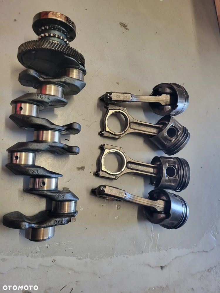 Wał korbowy tłok korbowód bmw n47d20c