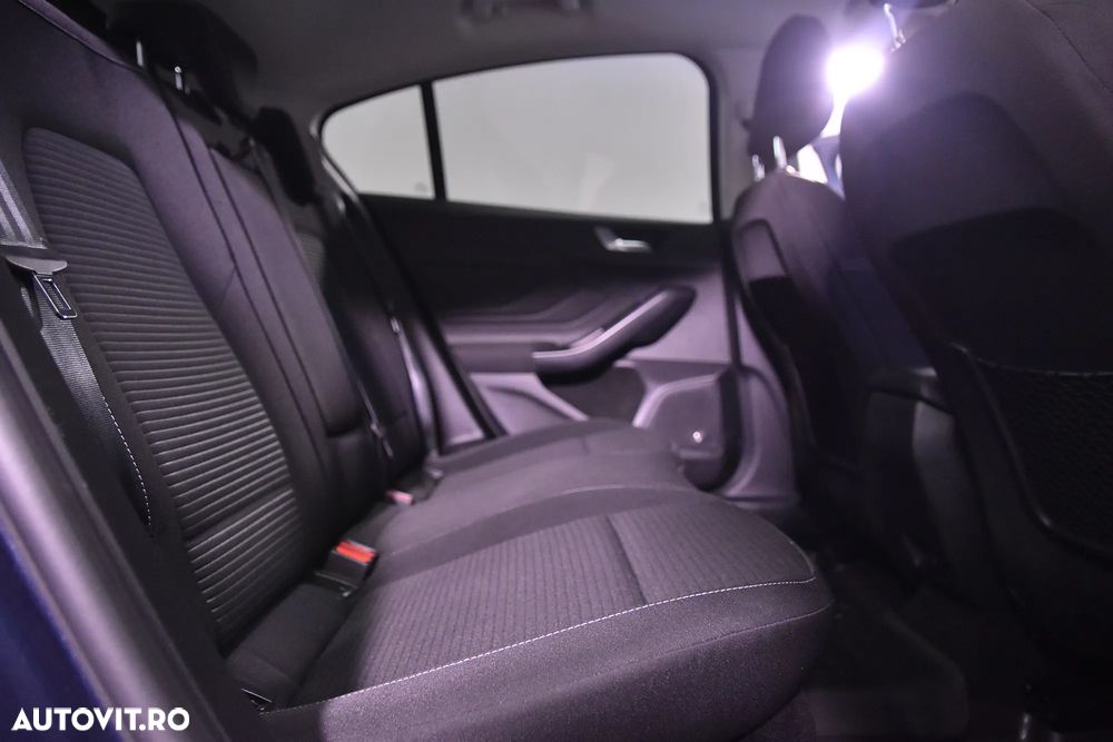 Ford Focus 1.0 EcoBoost MHEV Titanium - 12