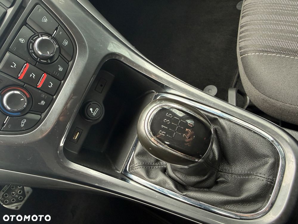 Opel Astra 1.6 Turbo Innovation - 12