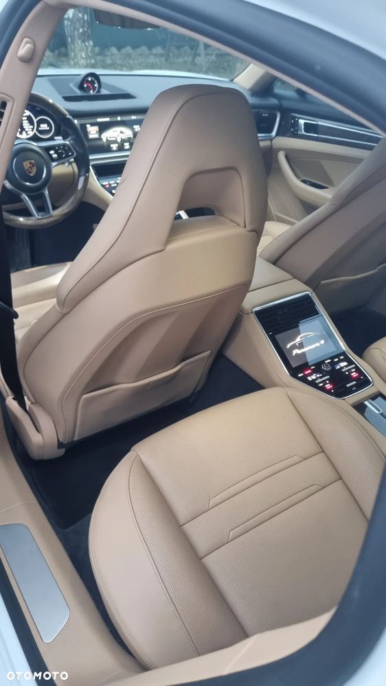 Porsche Panamera 4 - 6