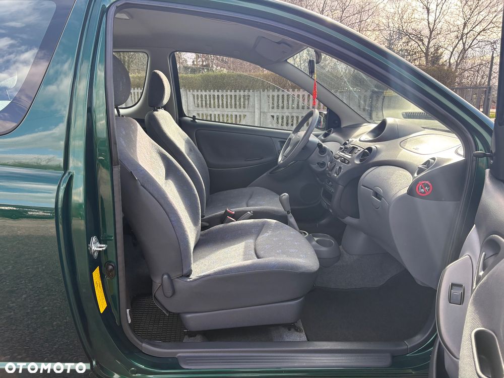 Toyota Yaris 1.0 Base - 30