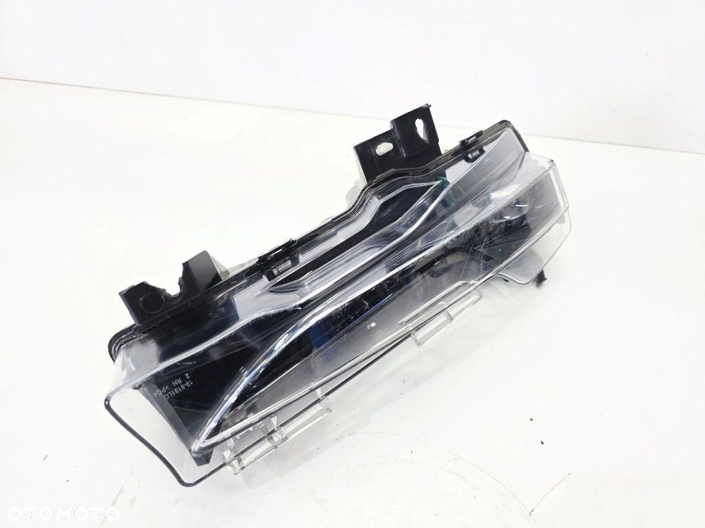 HALOGEN PRAWY PRZÓD TESLA MODEL 3 Y LIFT 1624798-00-A - 5