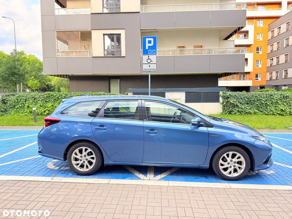 Toyota Auris Hybrid 135 Active - 3