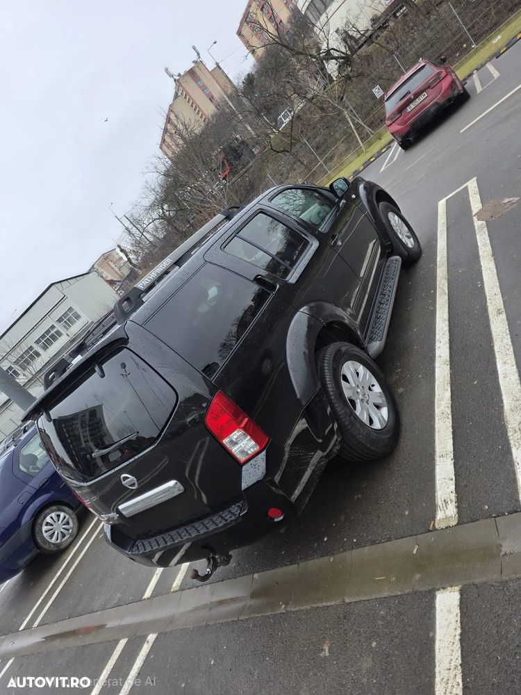 Nissan Pathfinder - 9