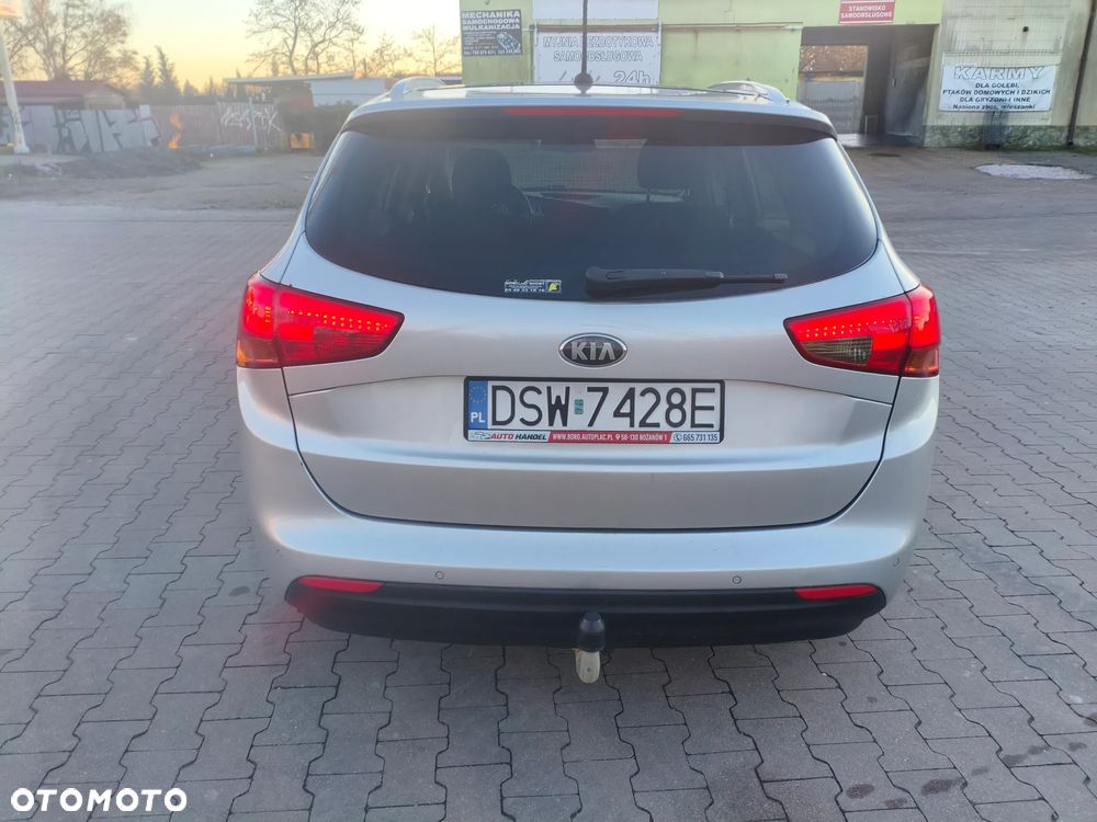 Kia Ceed 1.6 CRDi 128 Dream Team Edition - 12