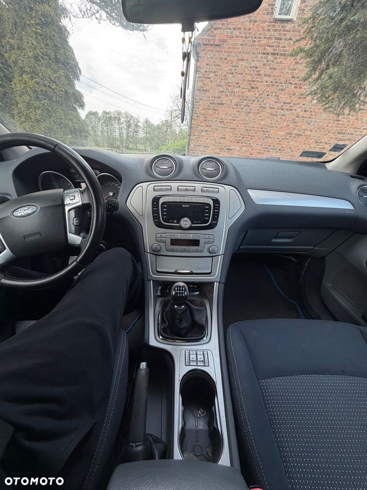Ford Mondeo 2.0 TDCi Ambiente - 8