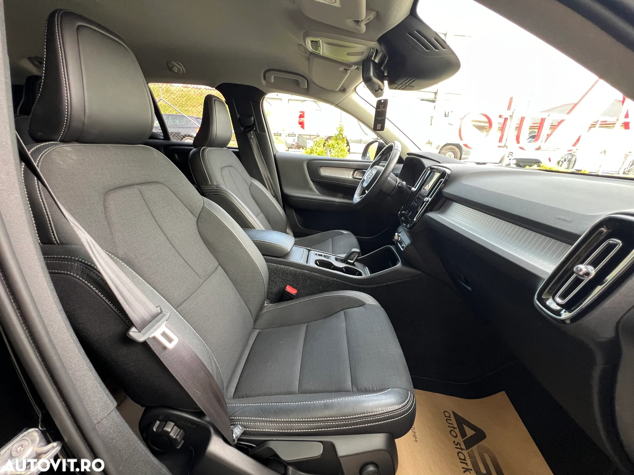 Volvo XC 40 D4 AWD Momentum - 21