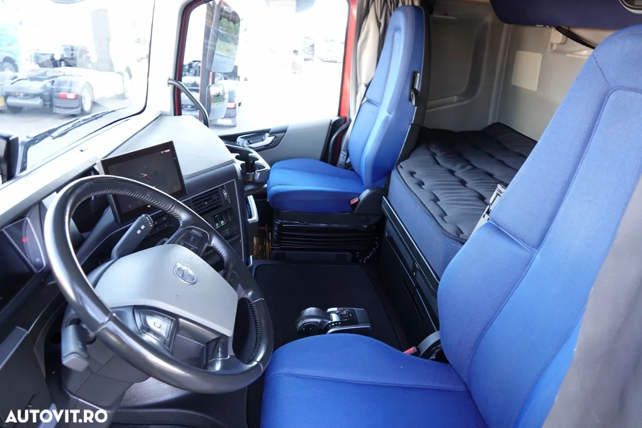 Volvo FH 500 / I-SAVE / XXL / AER CONDIȚIONAT PARCARE / MODEL NOU / ANVELOPE 100% / DUPĂ CONTRACTUL DE SERVICE GOLDEN - 26