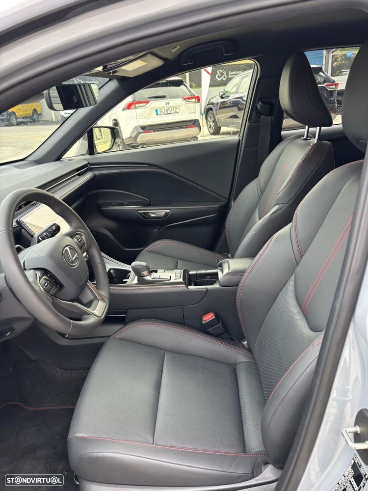 Lexus LBX Emotion - 11