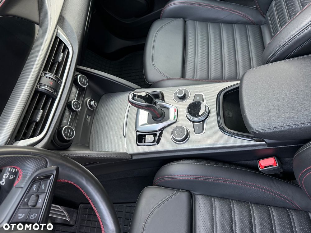 Alfa Romeo Stelvio 2.0 Turbo Competizione Q4 - 23