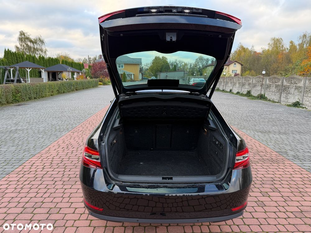 Skoda Superb 2.0 TDI DSG Sportline - 18
