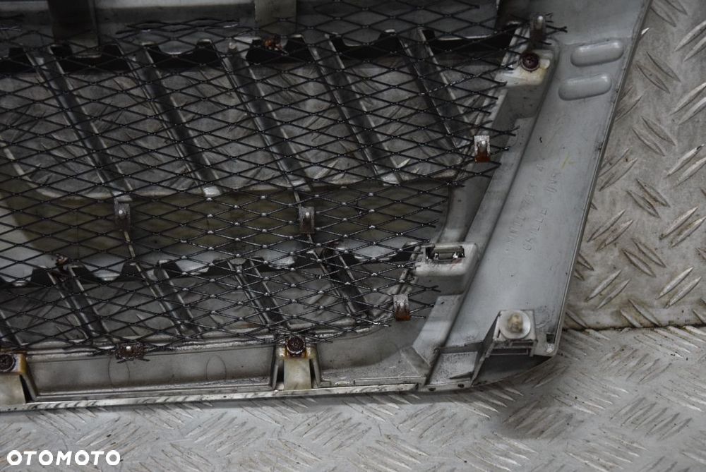 MITSUBISHI PAJERO III LIFT GRILL ATRAPA - 16