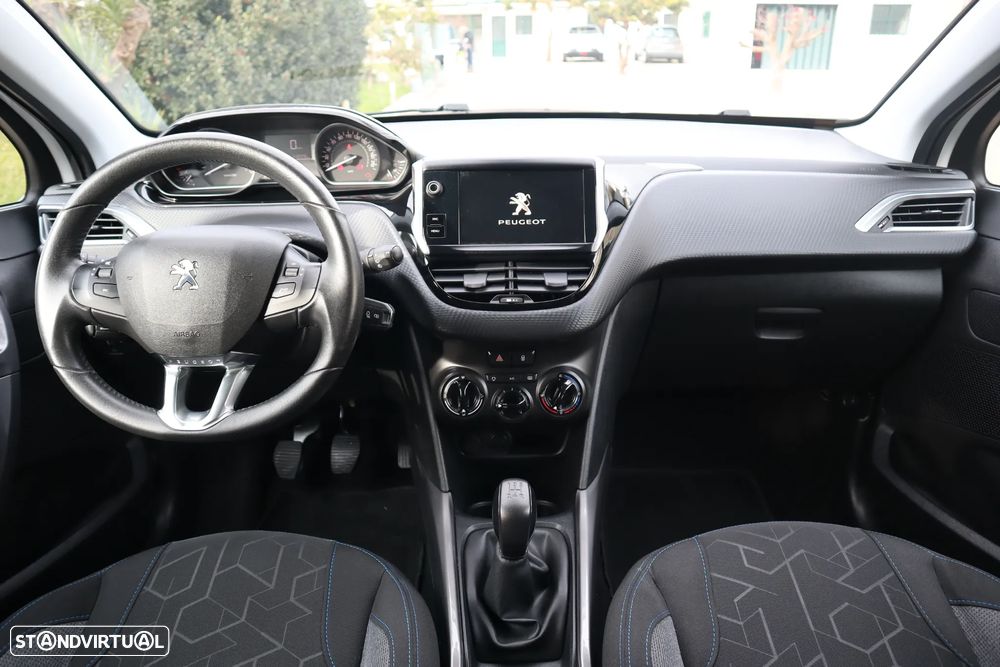 Peugeot 2008 1.2 PureTech Style - 23