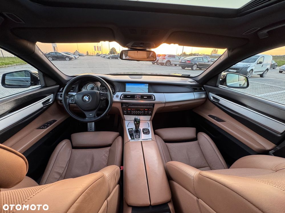 BMW Seria 7 740d - 13