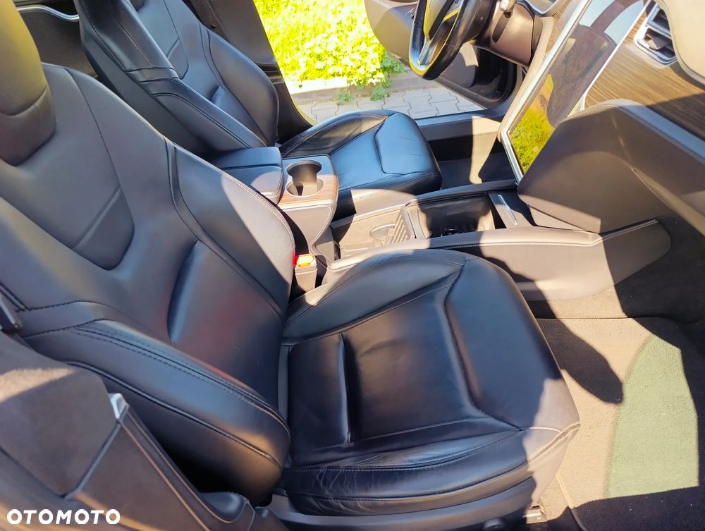 Tesla Model S - 16