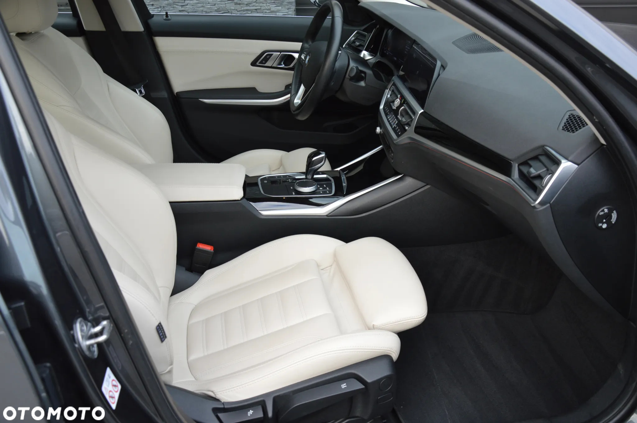BMW Seria 3 320i Sport Line - 18