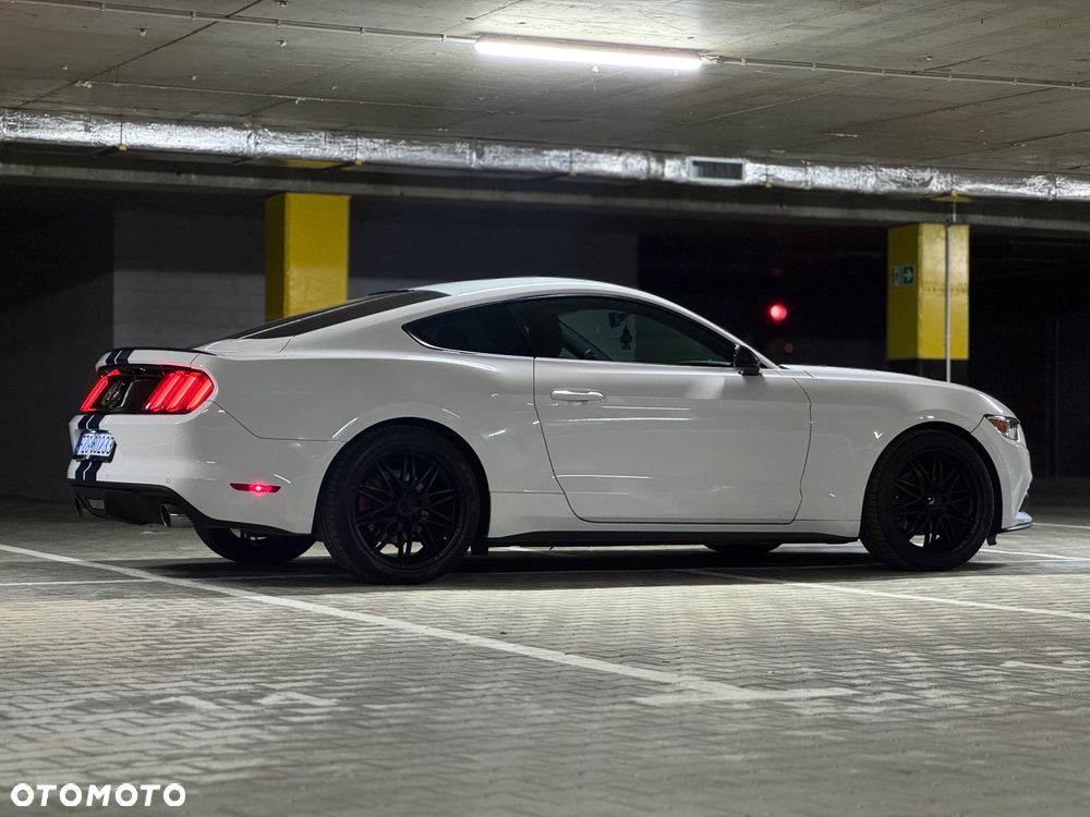 Ford Mustang - 21