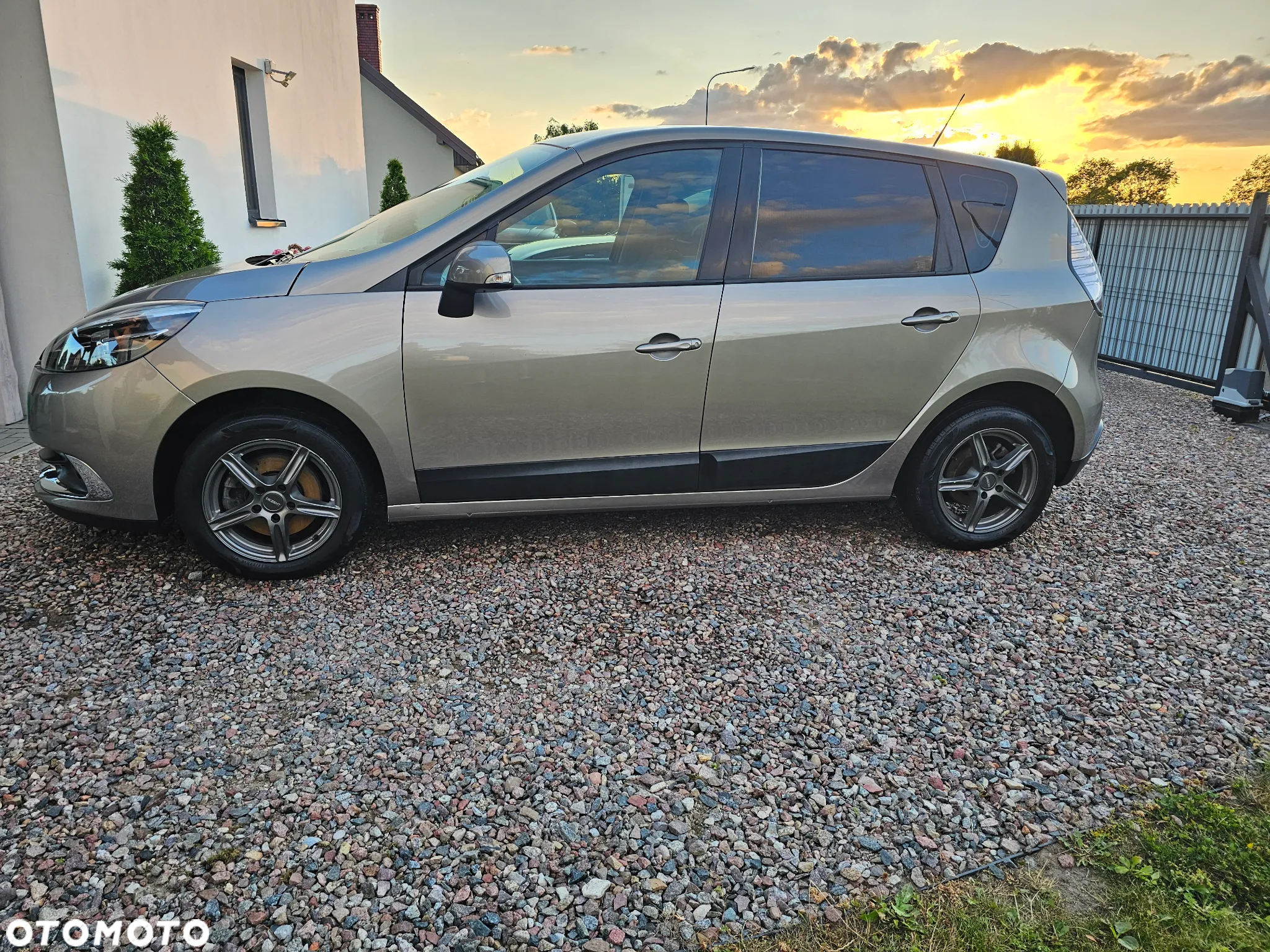 Renault Scenic 1.6 16V 110 LIMITED - 17