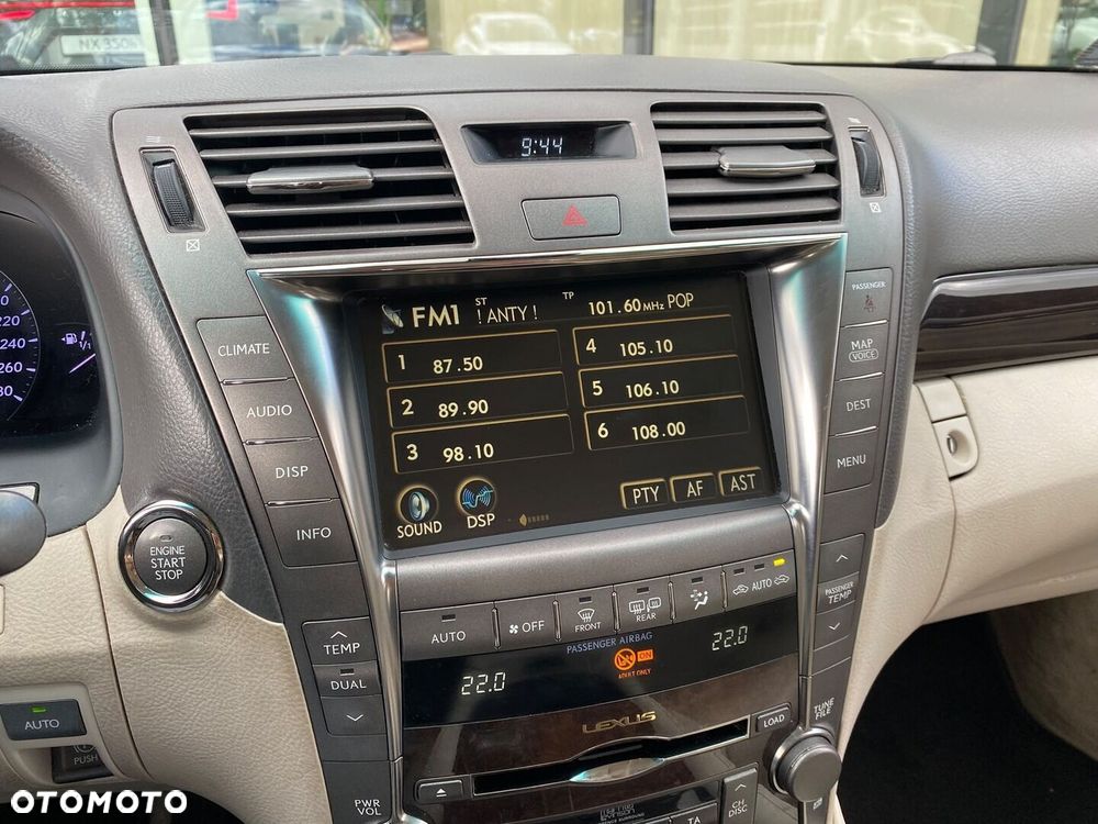 Lexus LS - 18