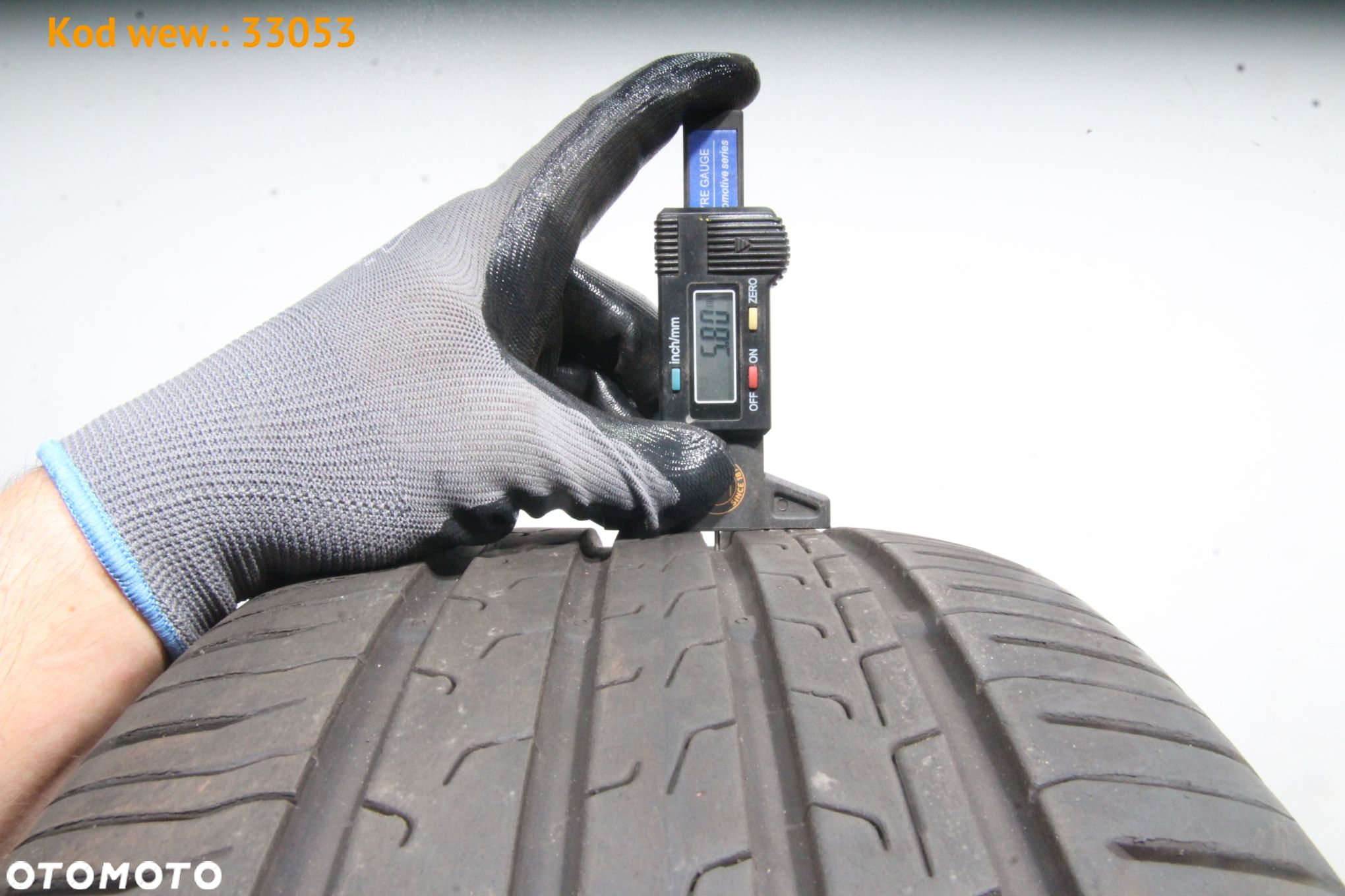 Continental Eco Contact 6 - 215/50 R19 - 2