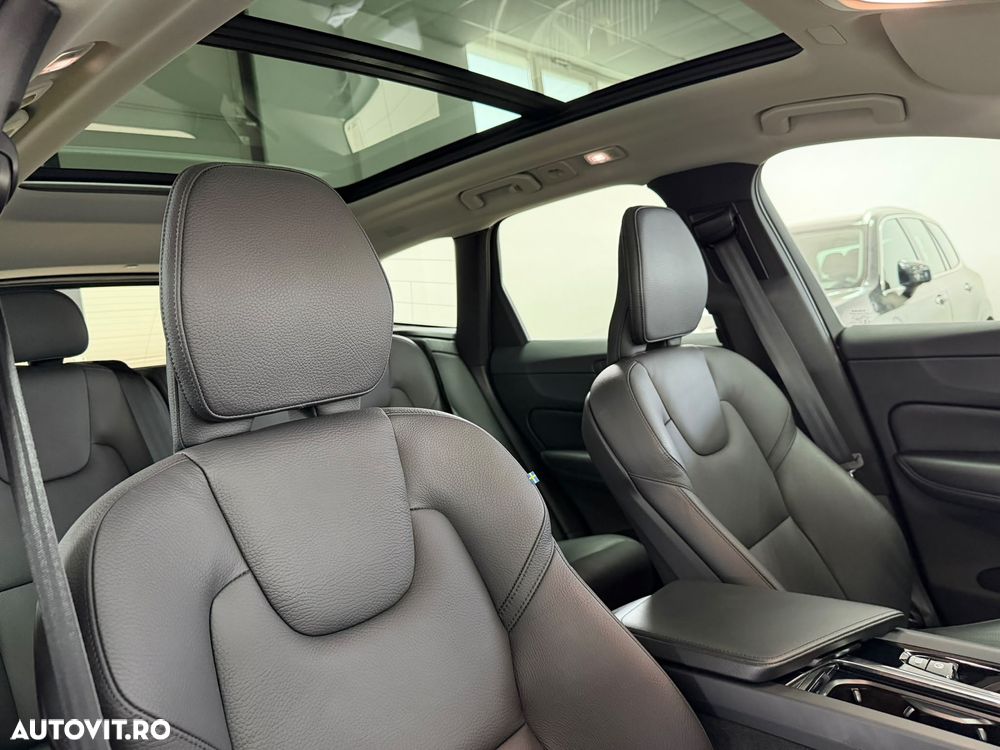 Volvo XC 60 T8 AWD Plus Dark - 19