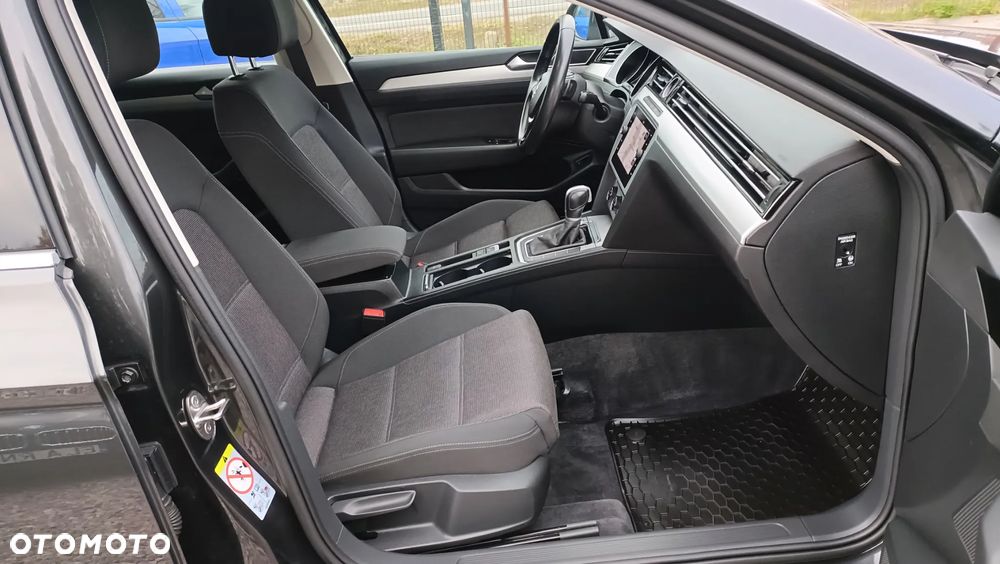 Volkswagen Passat 2.0 TDI DSG (BlueMotion Technology) Comfortline - 27