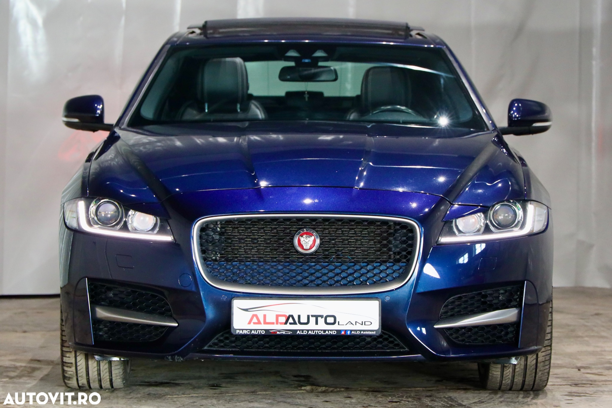 Jaguar XF 25d Aut. R-Sport - 37
