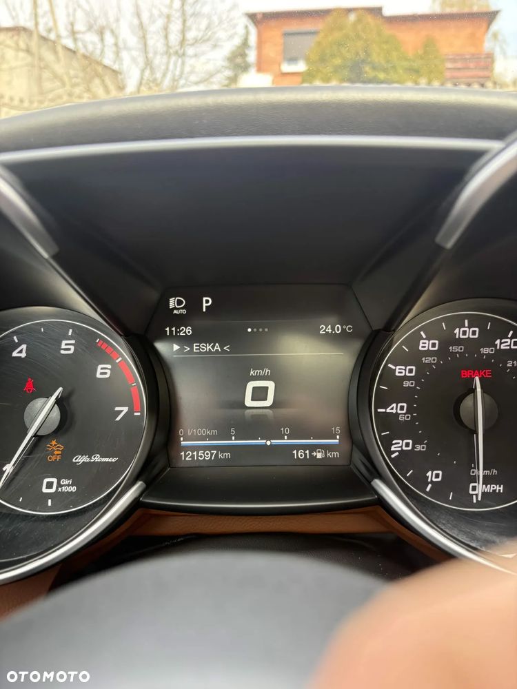 Alfa Romeo Giulia 2.0 Turbo 16V AT8-Q4 Veloce Ti - 8