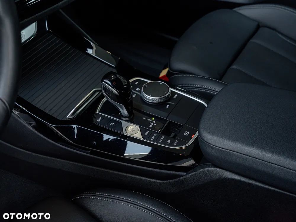 BMW X3 xDrive20i - 9