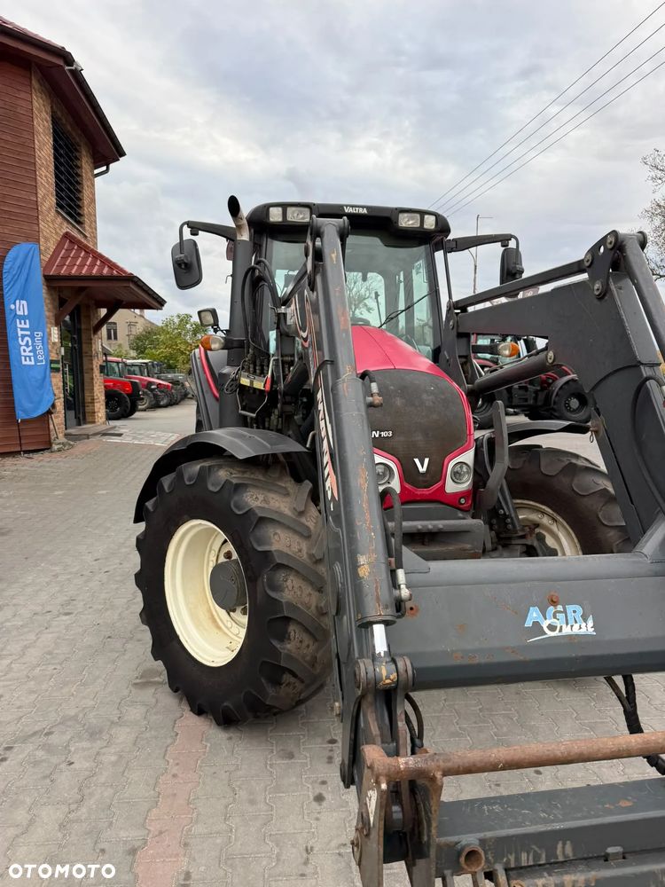 Valtra N 103   N 122 HITECH   CASE MAXXUM - 20