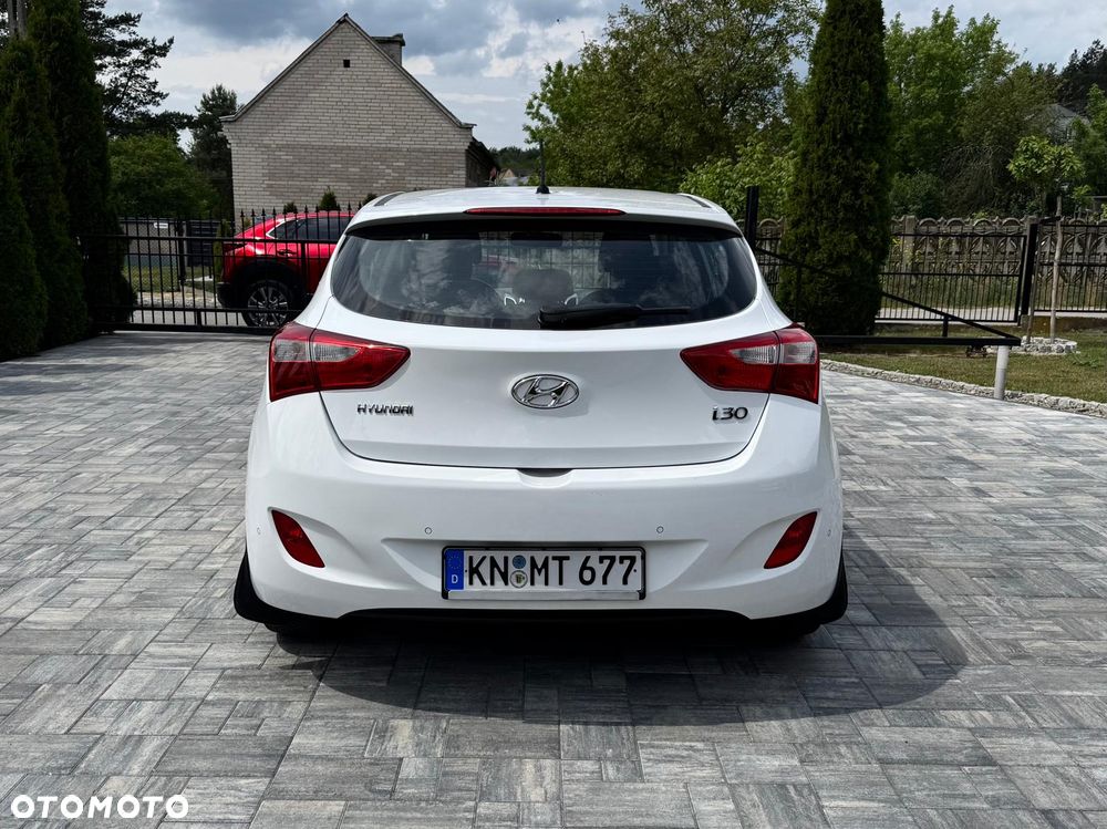 Hyundai i30 1.6 D Classic + - 4