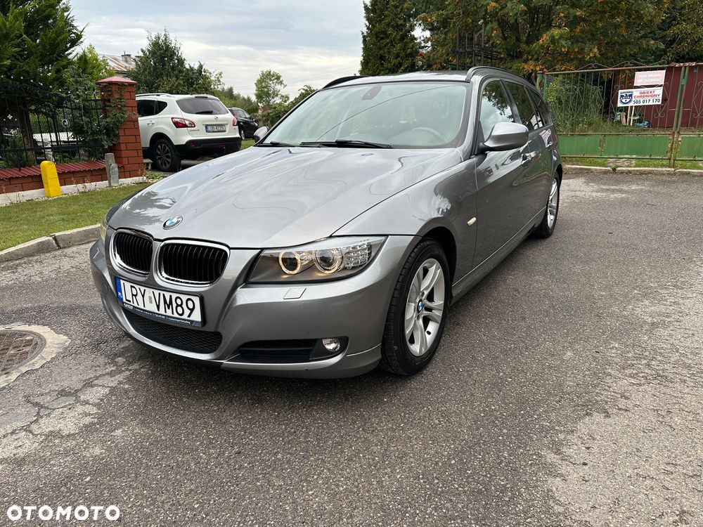 BMW Seria 3 318i - 1
